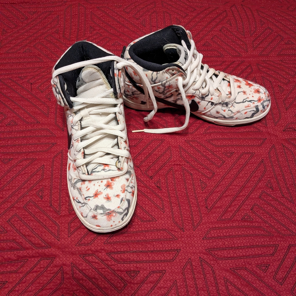 NIKE CHERRY BLOSSOM DUNKS, 8.5